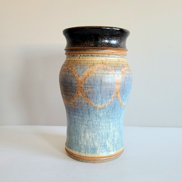 Large hand made blue and brown ceramic vase. - Picture 2 of 9